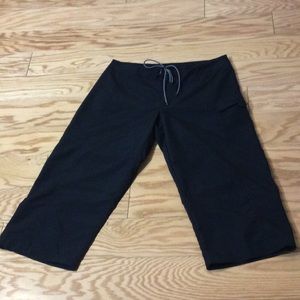 M The North Face black activity capris